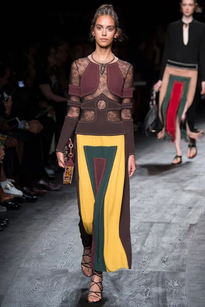Look 29
